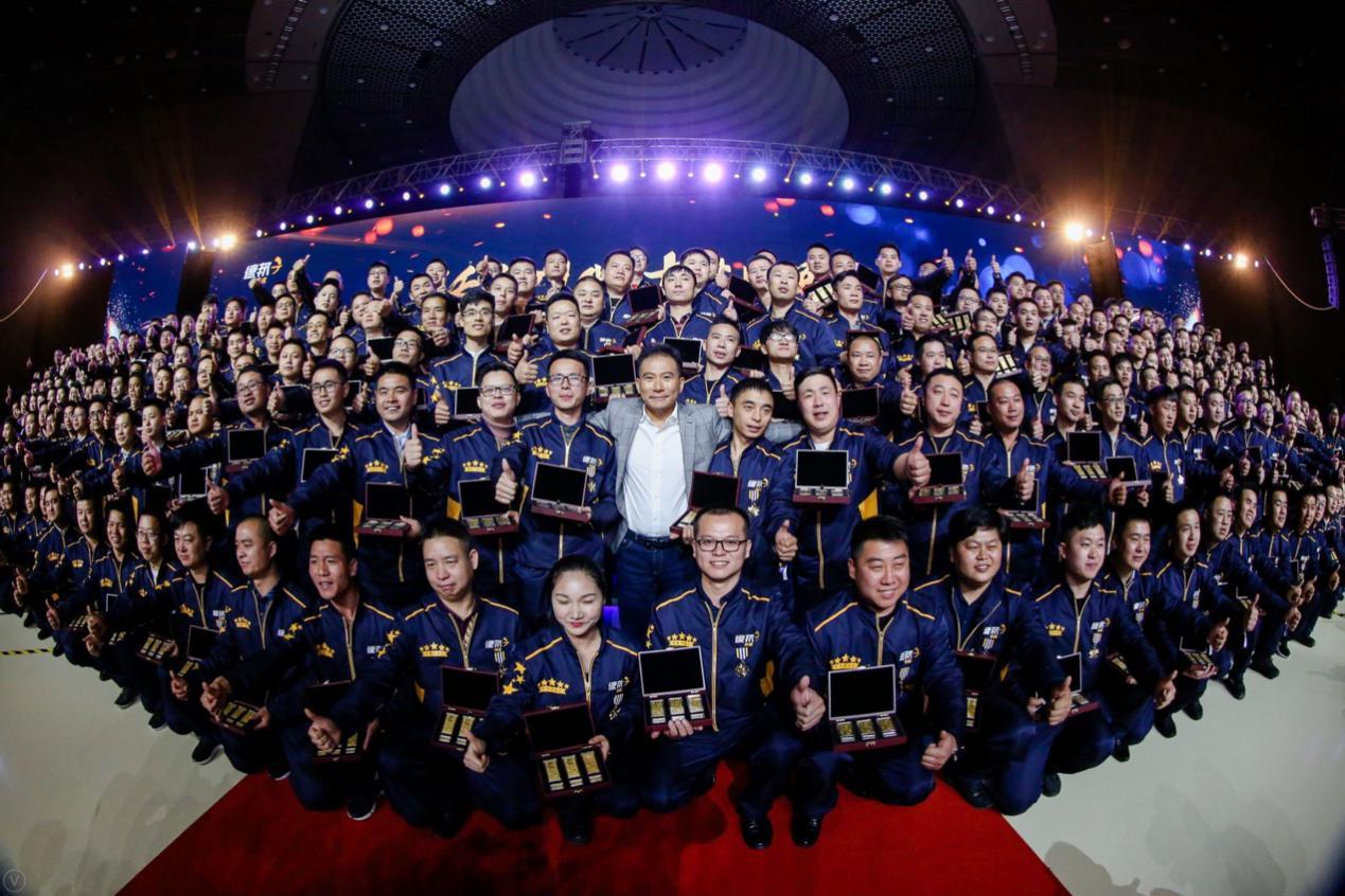 德邦快遞工作服定制案例圖片