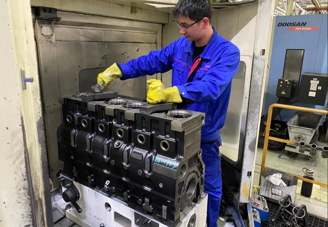 上汽集團(tuán)員工藍(lán)色工作服定制設(shè)計(jì)思路