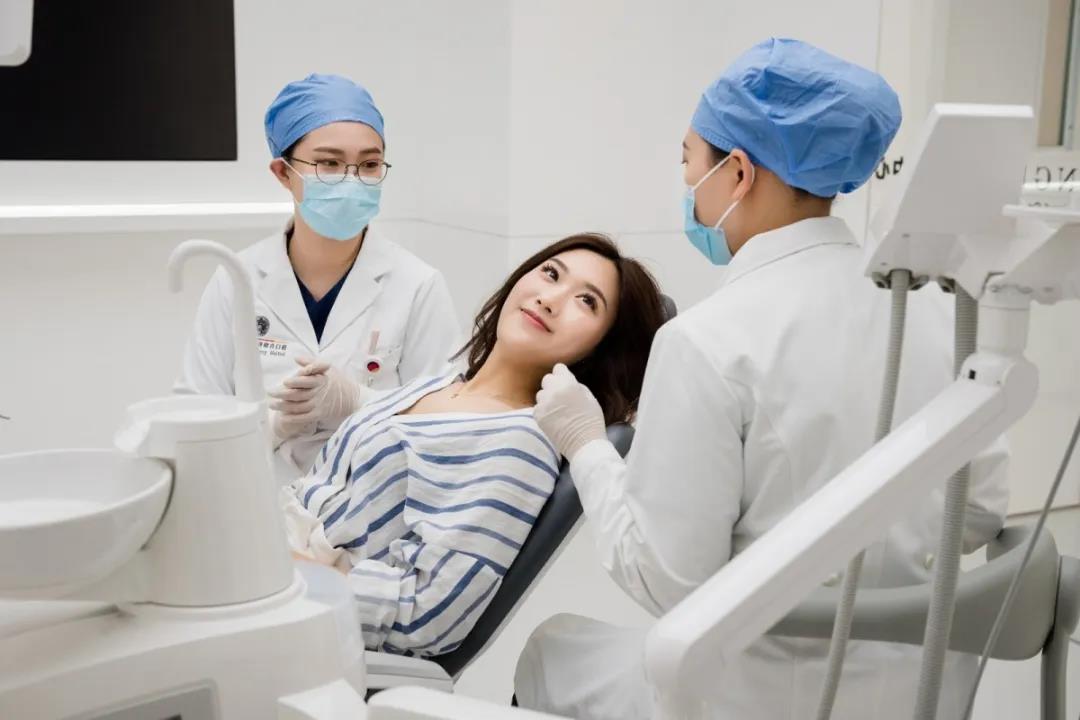 牙醫(yī)工作服樣式